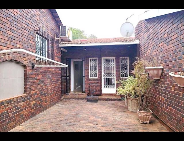 2 BEDROOM TOWNHOUSE FOR SALE IN MORNINGHILL